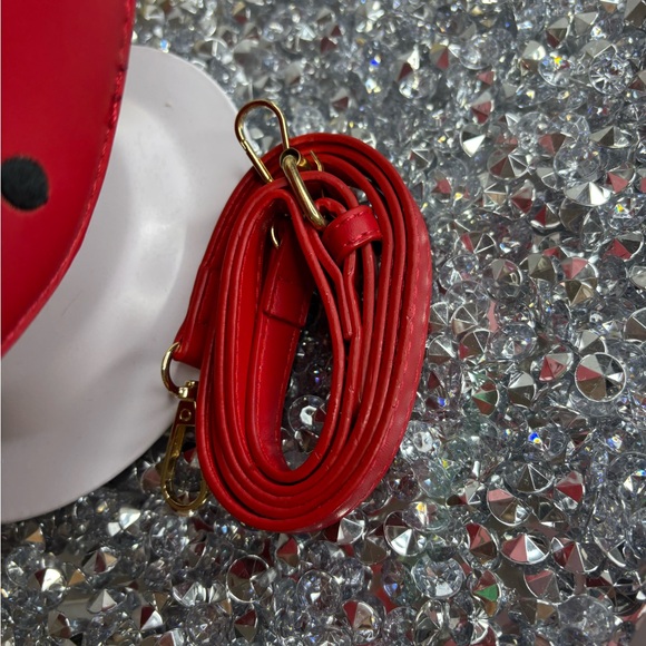 strawberry-shaped crossbody bag NWT - Picture 8 of 8
